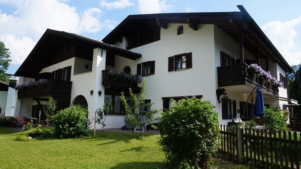 Gaestehaus Brigitte Garmisch-Partenkirchen Exterior photo